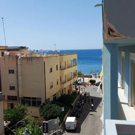 Casa Floridea -mediterranea Sicilia Apartment
